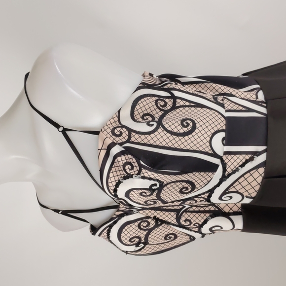 City Chic Women's Top Size XS 14 Black White Pink Sequins Peplum Straps Elastic - Picture 7 of 16